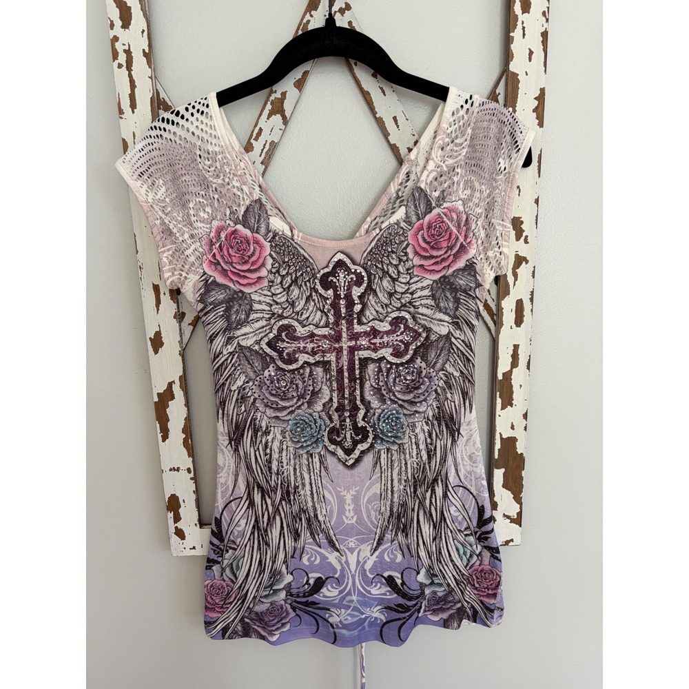 Y2K graphic t-shirt top rhinestone-embellished cross angel wings floral size M
